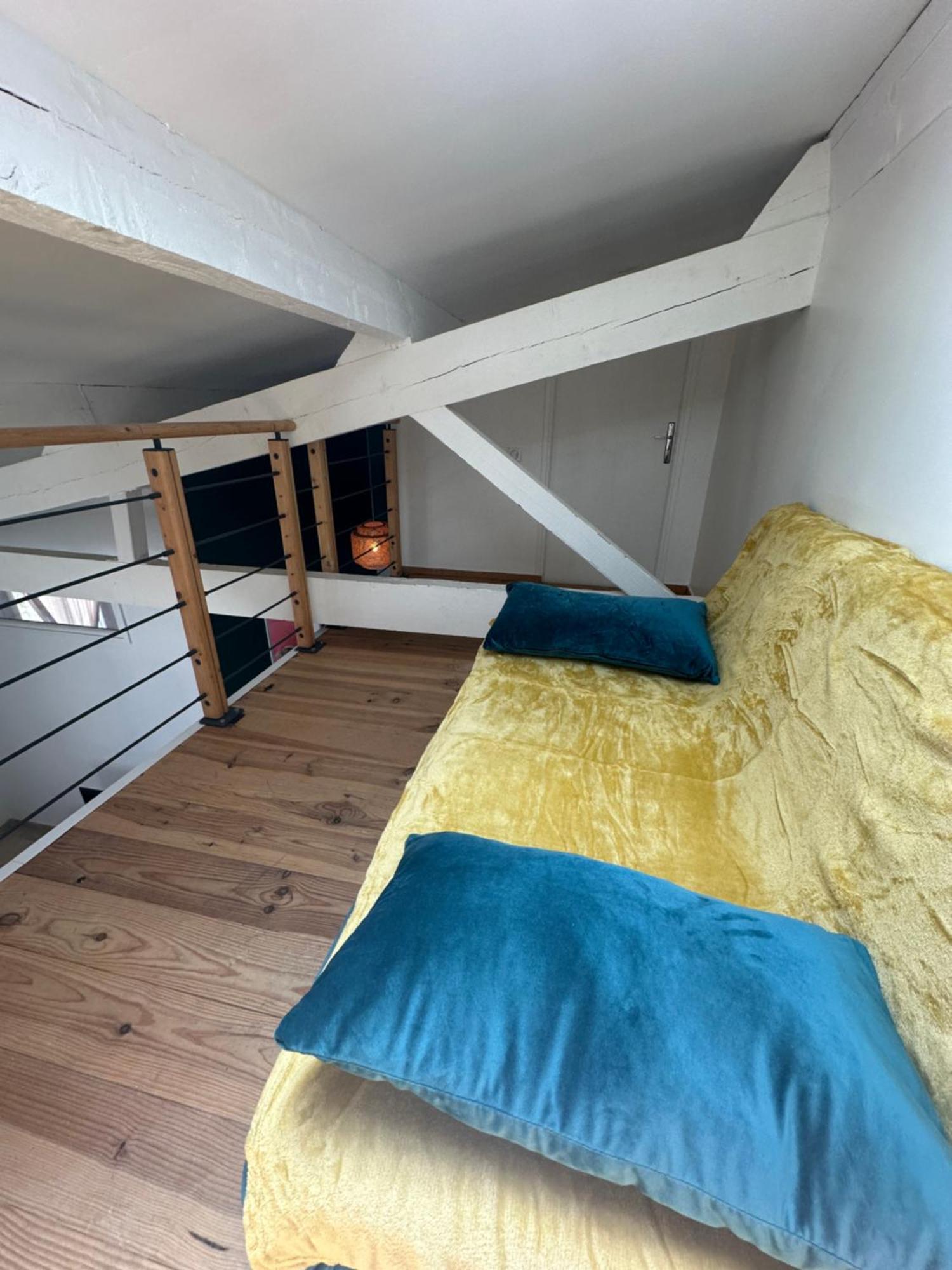 Appartement Avec Vue Sur L Eglise Des Saintes Exterior photo